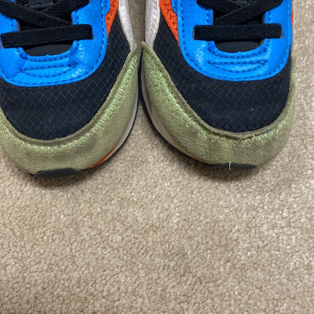 Size 6 Puma - Picture 4 of 5